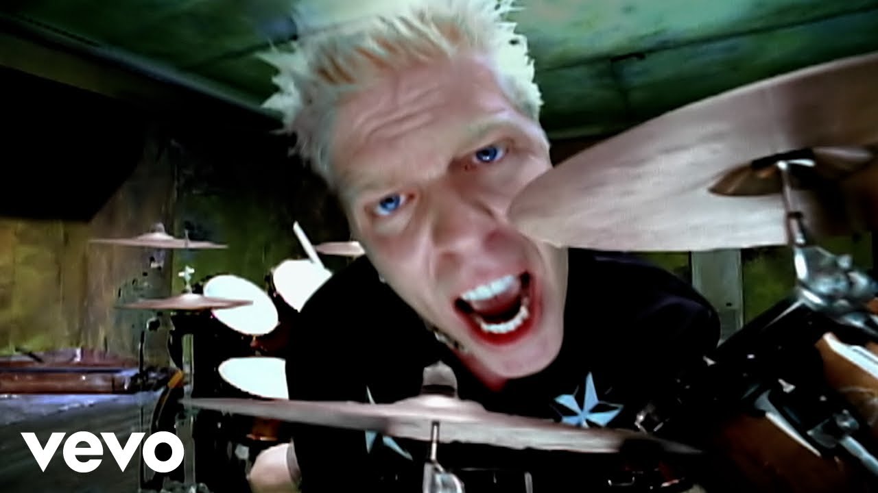 The Offspring » The Kids Aren't Alright (Official Music Video)